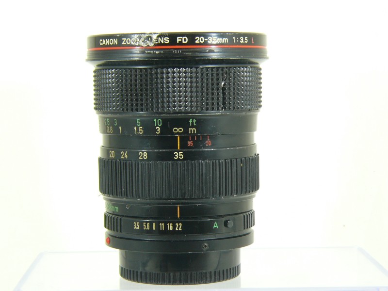 Canon（キヤノン）NewFD 20-35mmF3.5L | 新宿の稀少中古カメラ・フィルムカメラ販売/高額買取ならラッキーカメラ店