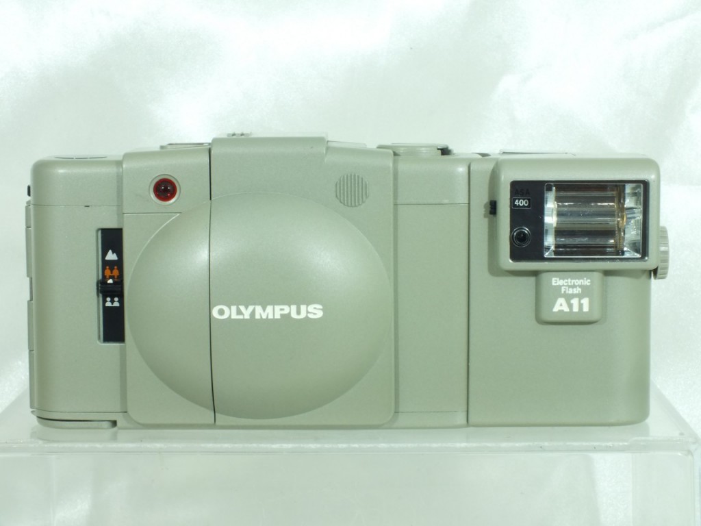 OLYMPUS(オリンパス) XA2 A-11付き アーバンホワイト | 新宿の稀少中古