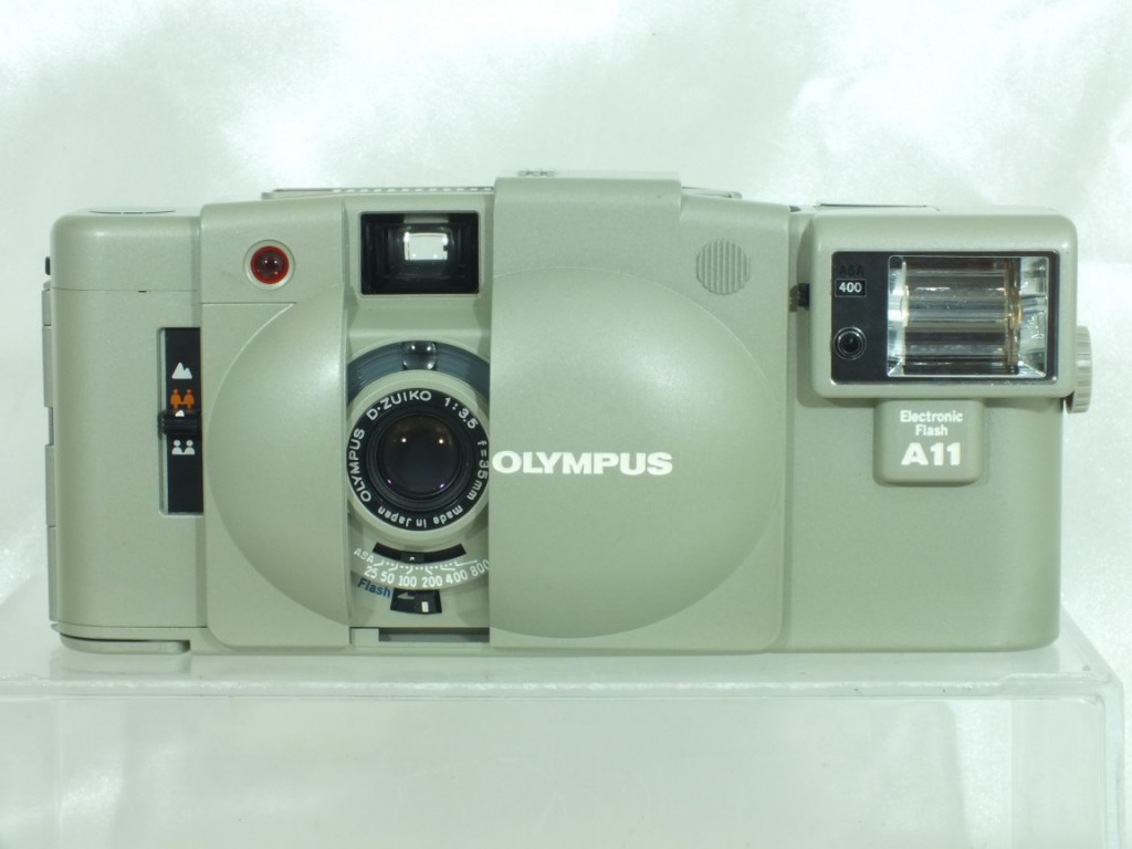 OLYMPUS(オリンパス) XA2 A-11付き アーバンホワイト | 新宿の稀少中古 