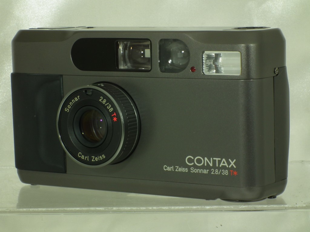 CONTAX(コンタックス) T2 チタンブラック | 新宿の稀少中古カメラ・フィルムカメラ販売/高額買取ならラッキーカメラ店