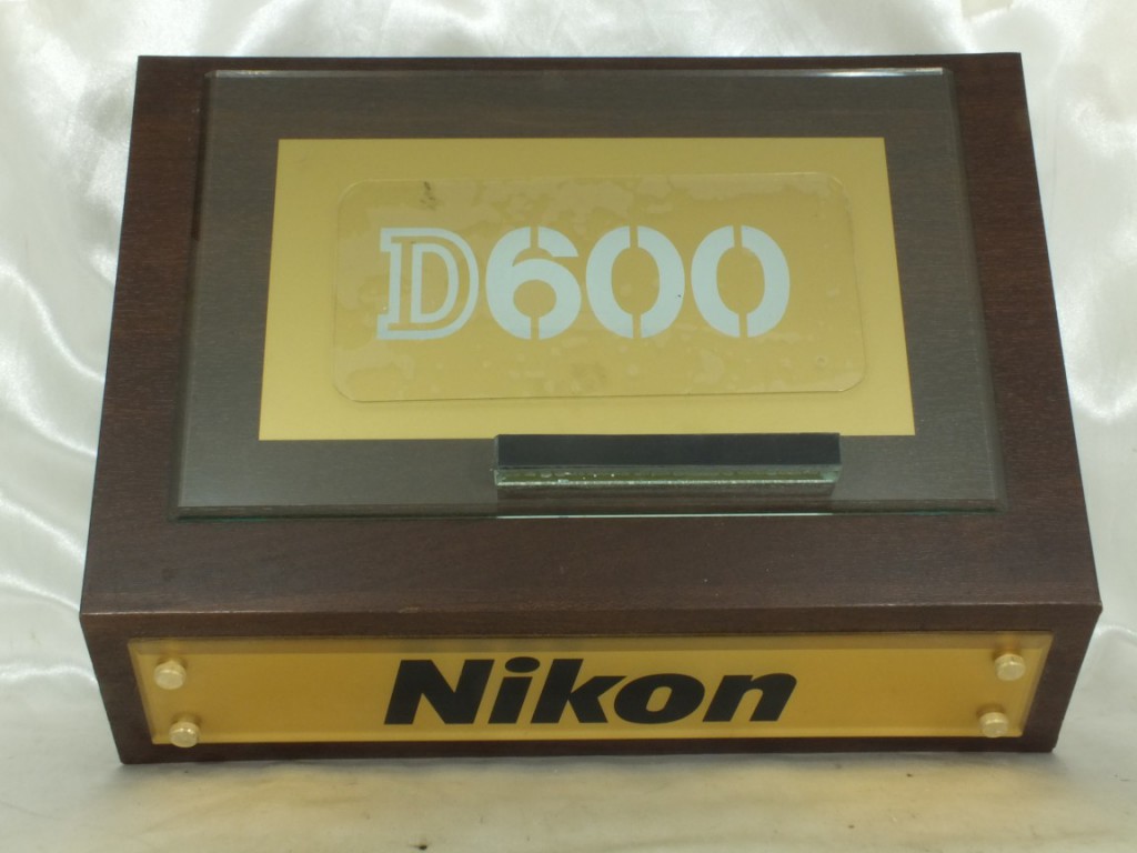 Nikon(ニコン) カメラ展示台 ディスプレイスタンド D600用 | 新宿の 
