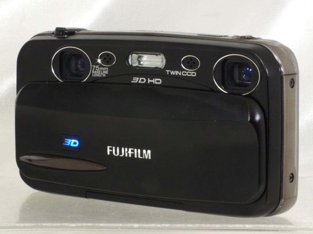 富士フイルム FinePix REAL 3D W3と3DフォトフレームV1 - デジタルカメラ