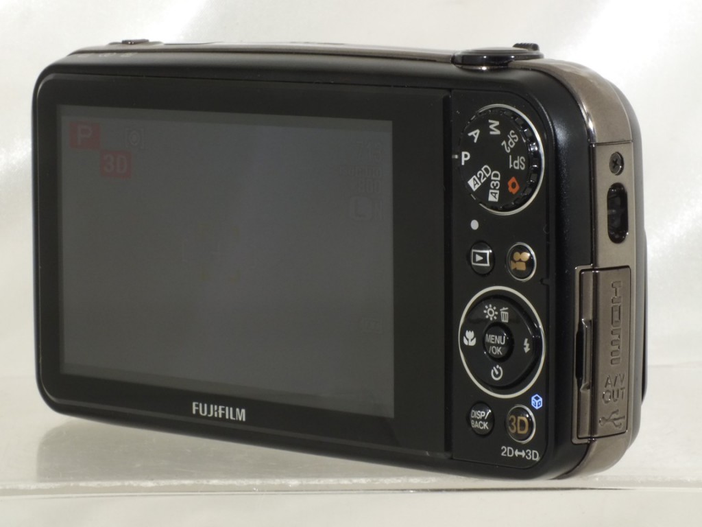 FUJIFILM(フジフィルム) ファインピックス REAL 3D W3 | 新宿の稀少中古カメラ・フィルムカメラ販売/高額買取ならラッキーカメラ店